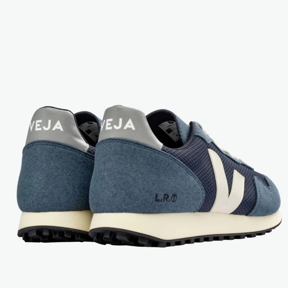 Veja Navy and Cream Women's Sneakers - Picture 11 of 12